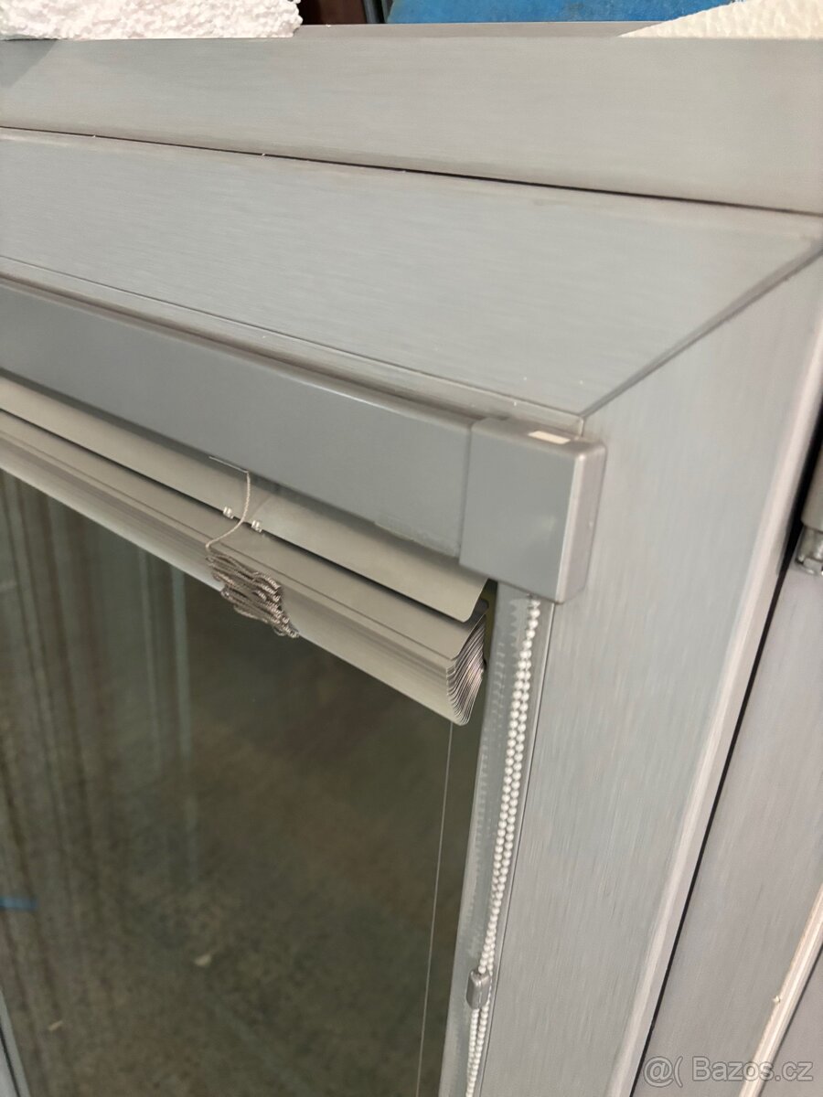 Okna PVC 1280x1435, trojsklo, žaluzie, stříbrná barva - 2
