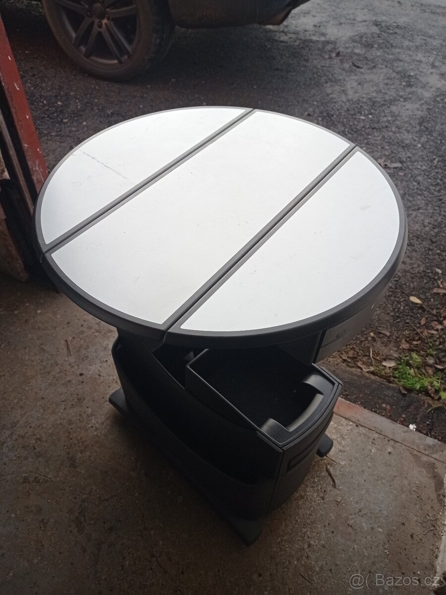 Stolek VW Multivan T5, T5.1, T6 - 2