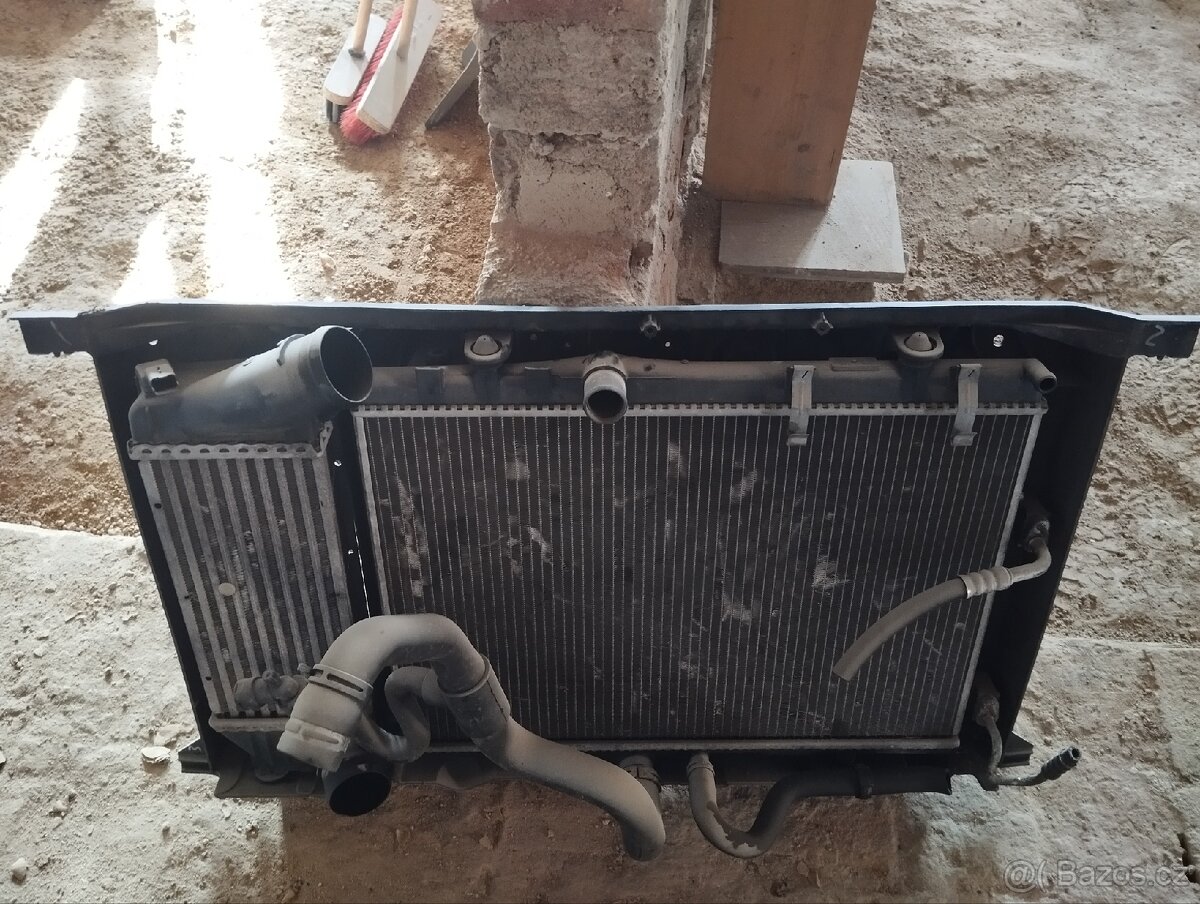 Chladicova stěna Peugeot 307 - 2