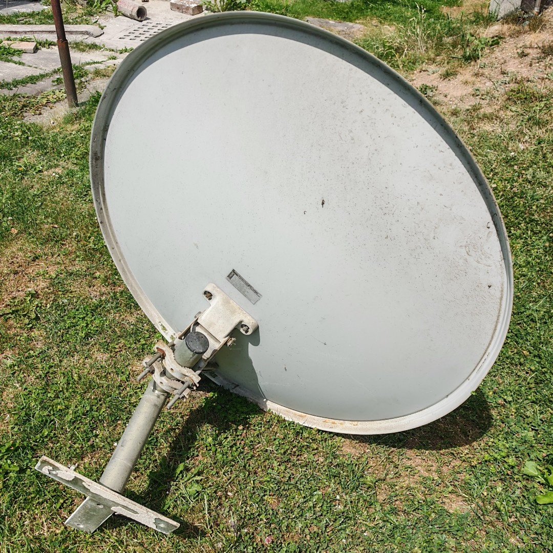 Satelitní parabola 80cm s držákem - 2