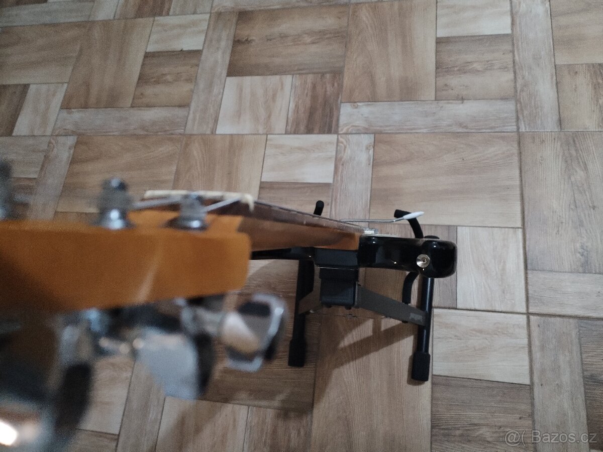 Stratocaster Stagg - 2