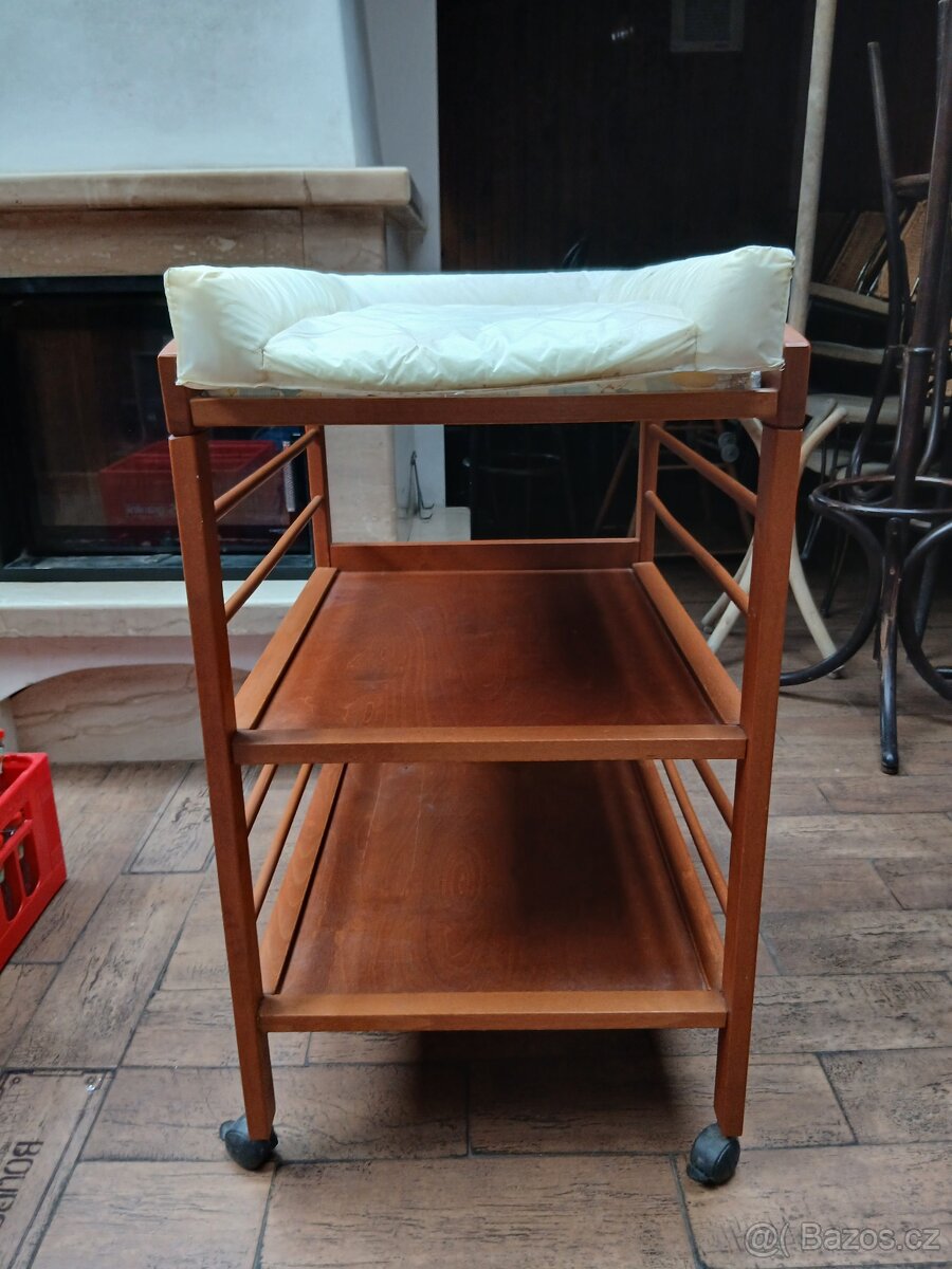 Přebalovací pult - 2