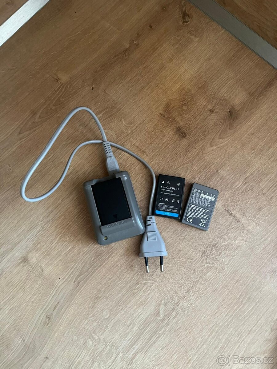 Olympus E-PL7 + M.Zuiko 14-42mm EZ - 2