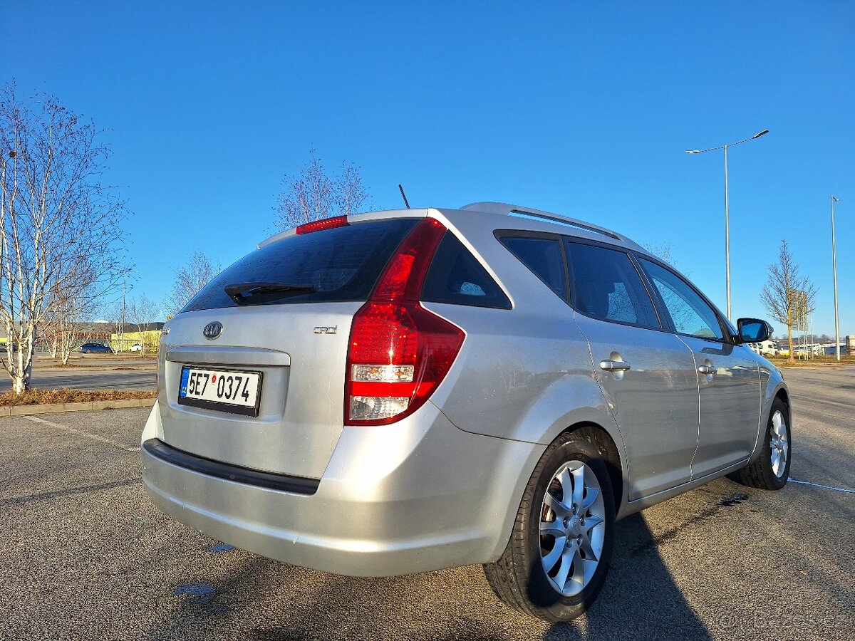 Kia ceed 1.6 CRDi Facelift MAX VÝBAVA - 2