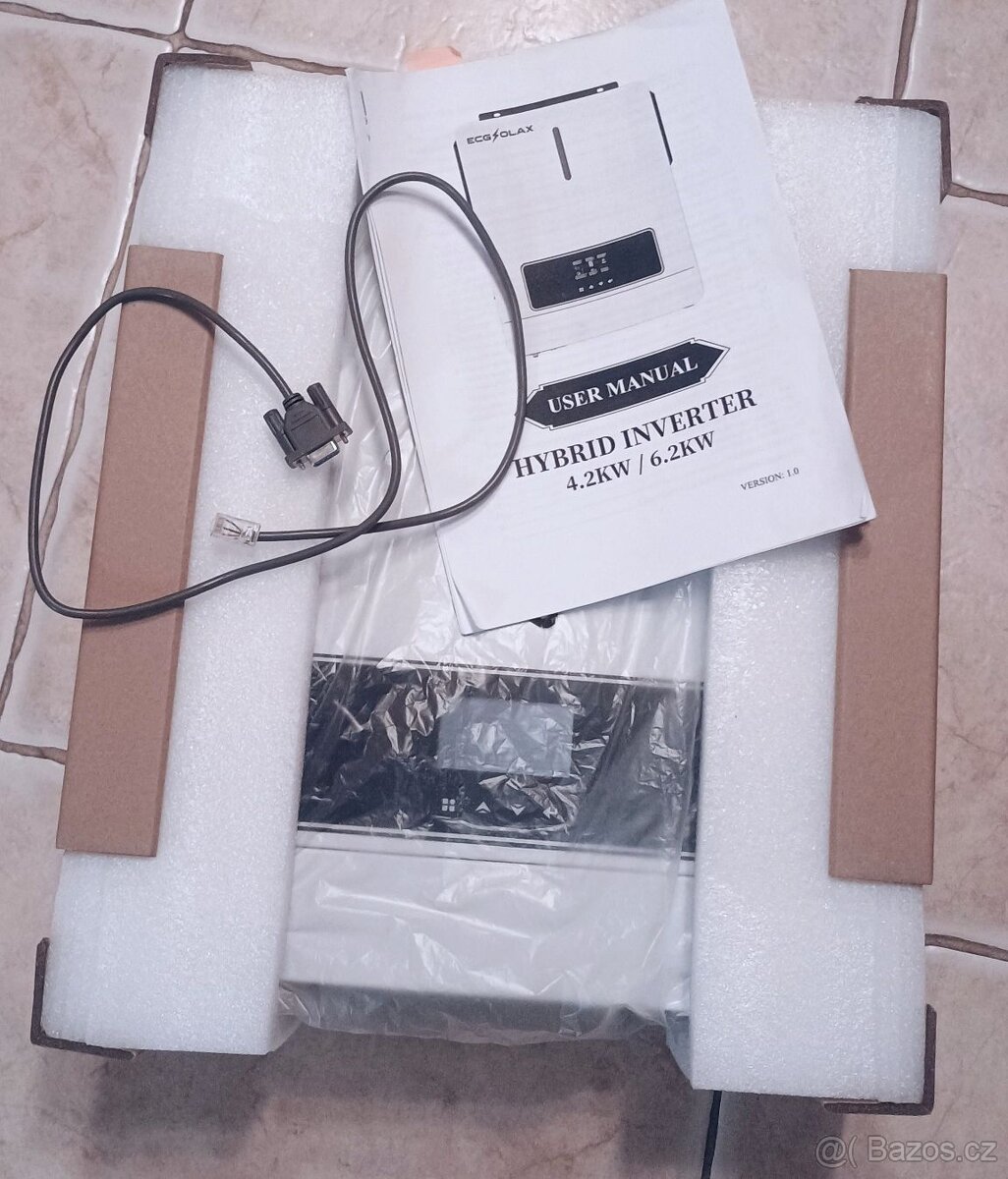 Prodám střídač ECGSolax 4200W 24V - 2