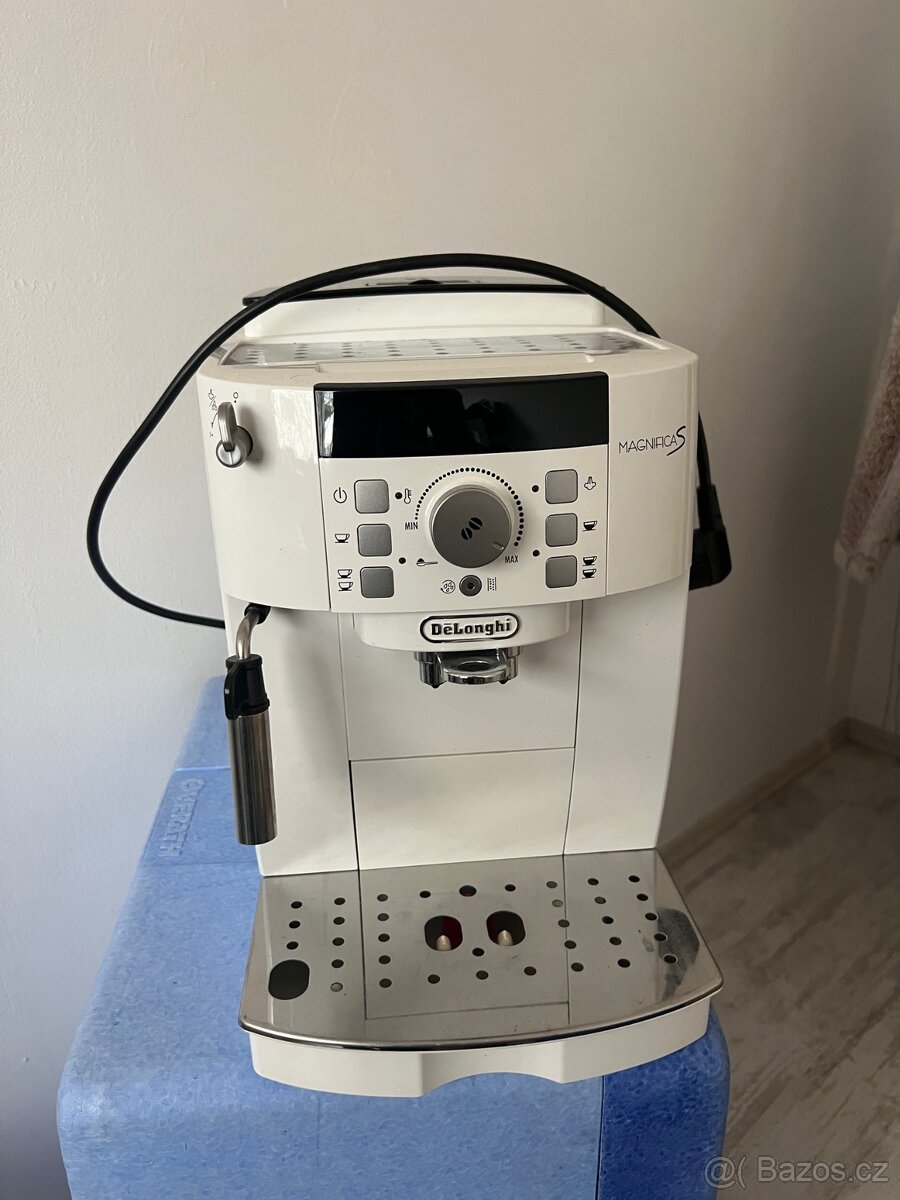 DeLonghi Magnifica S - 2