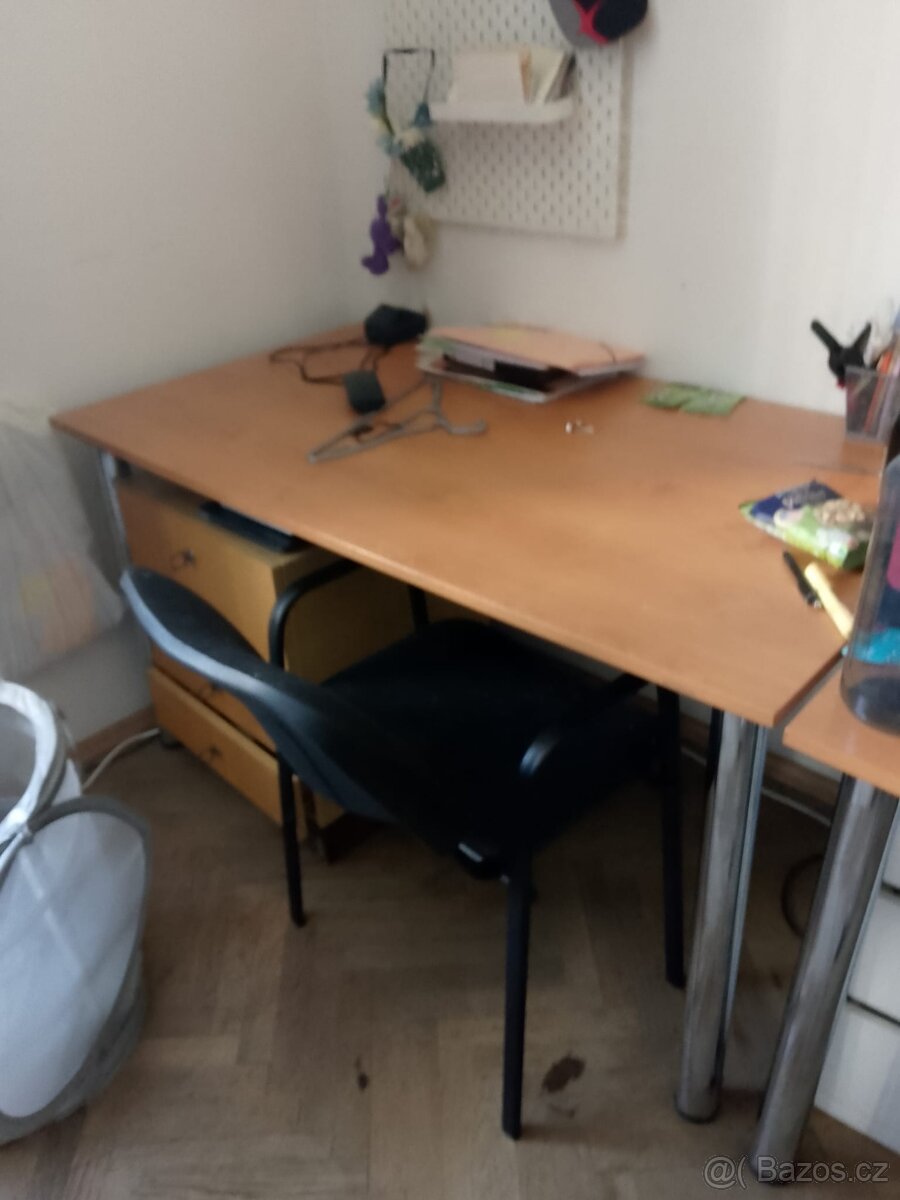 stůl kancelářský - 2