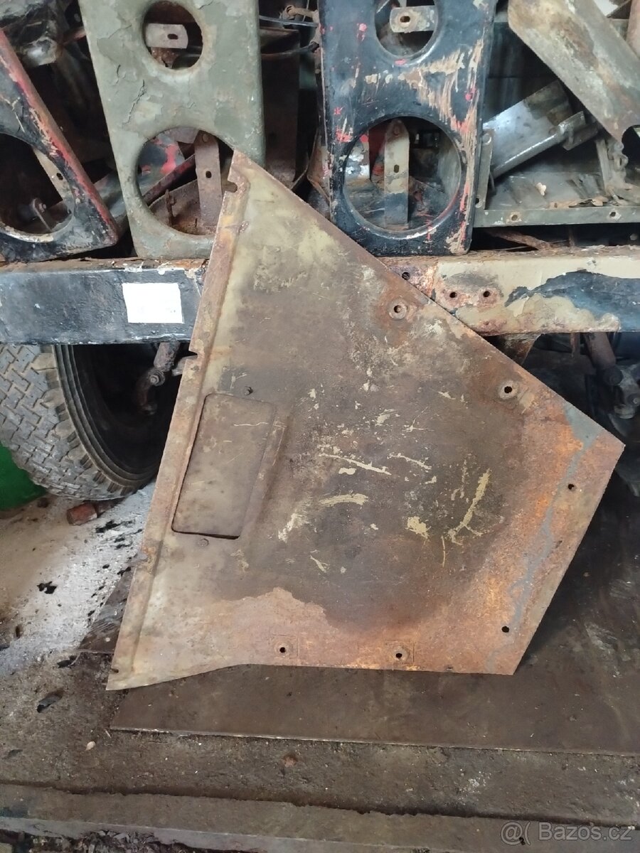 Dkw Munga 4/6/8 kryt pod motor (šusplech) - 2