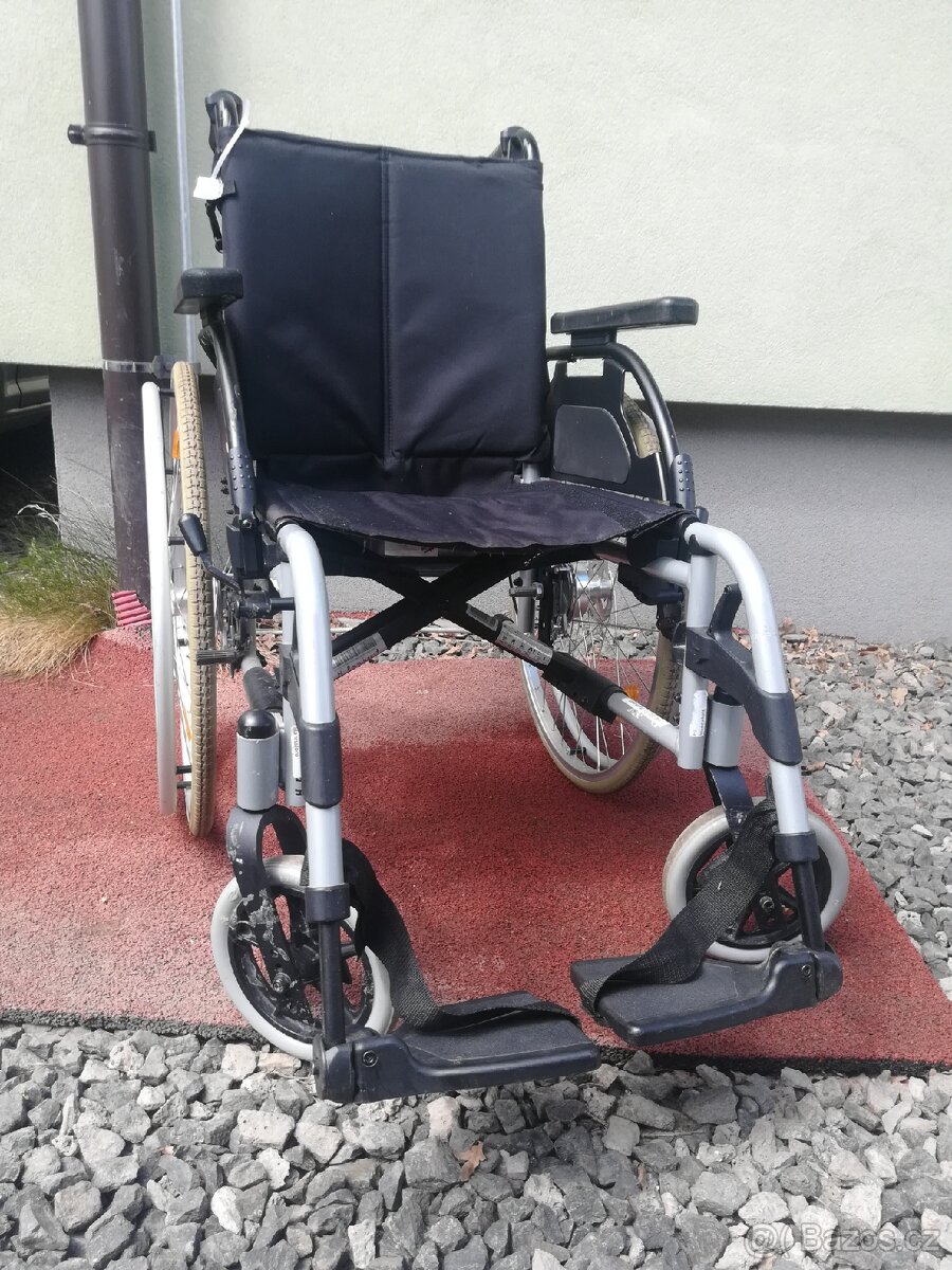 03-Mechanický Invalidní vozík - 2