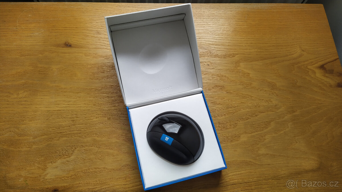 Microsoft Sculpt Ergonomic mouse - 2