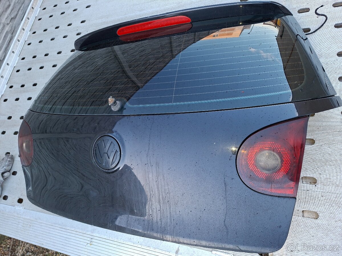 VW Golf 5 hatchback zadní dveře- 2 kusy - 2