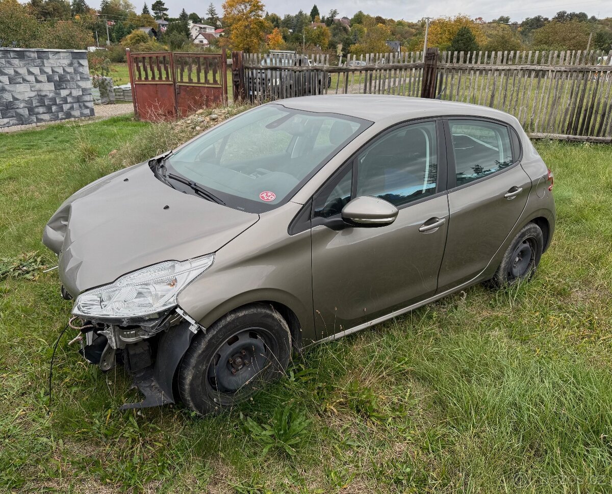 Peugeot 208 1.0i - 2