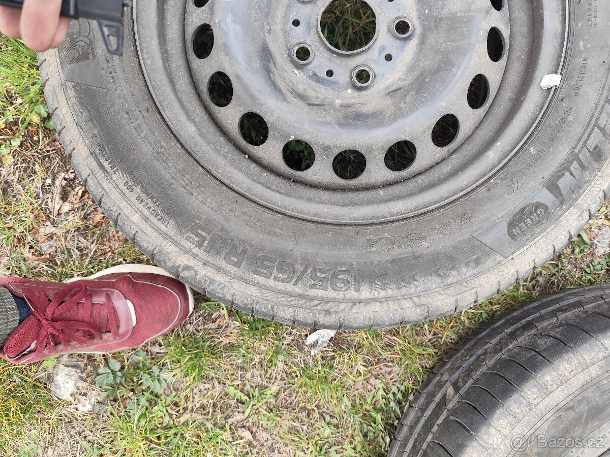 195/65 R15 - 2