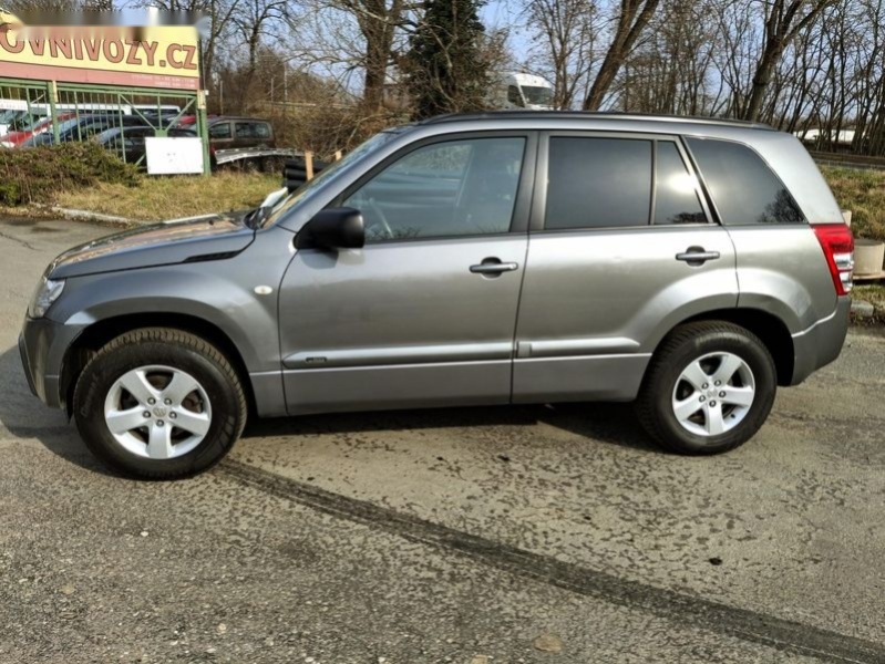 Suzuki Grand Vitara,2.0 benzin Rezervace - 2