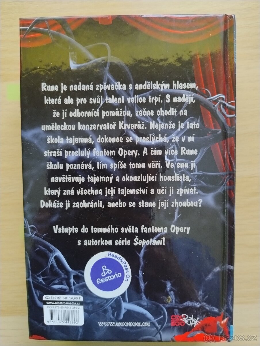 YA standalone Krverůž - A.G. Howardová - 2