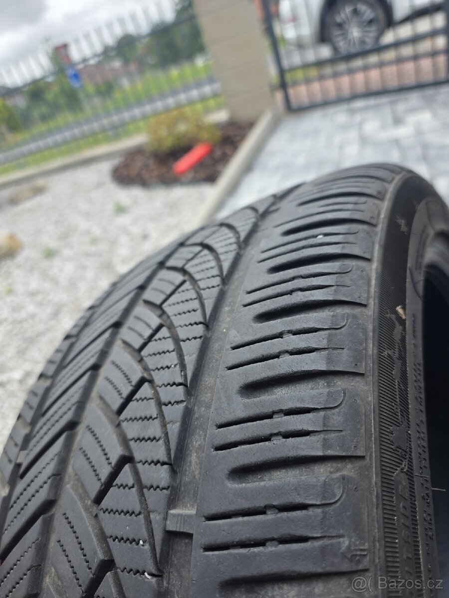 1ks zimní pneu 235/40/18 - 2