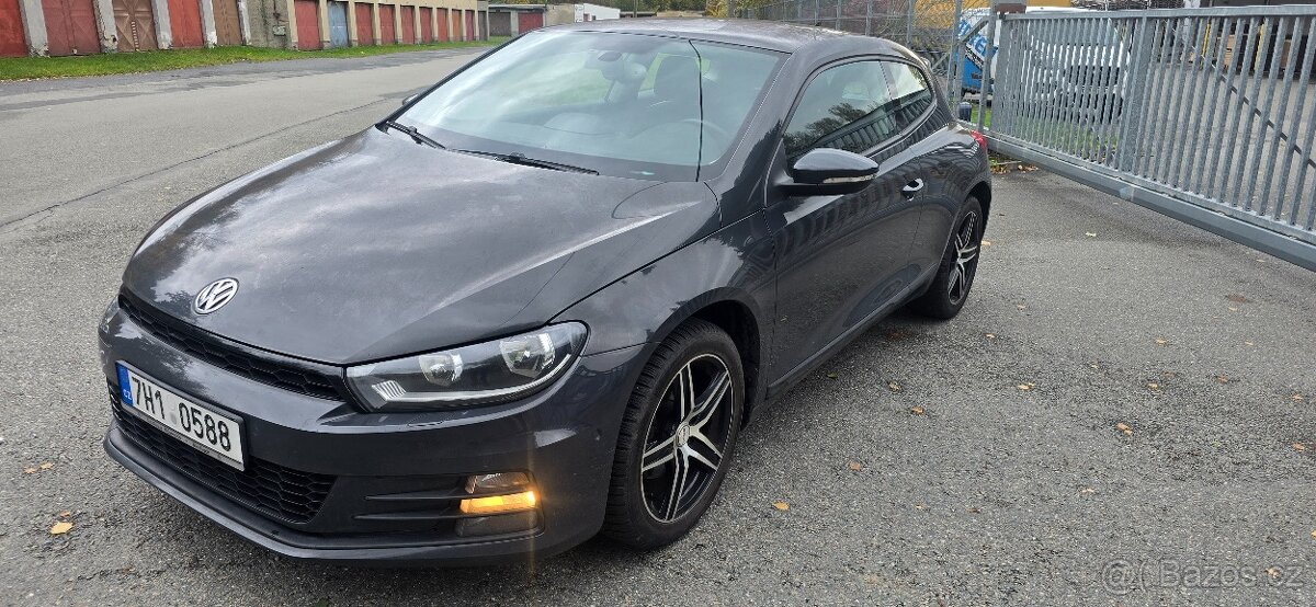 VW Sicirocco 2.0 TDI 110kw Dsg R-line interiér - 2