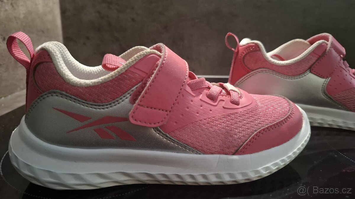 Reebok dívčí tenisky vel. 31 sálovky - 2