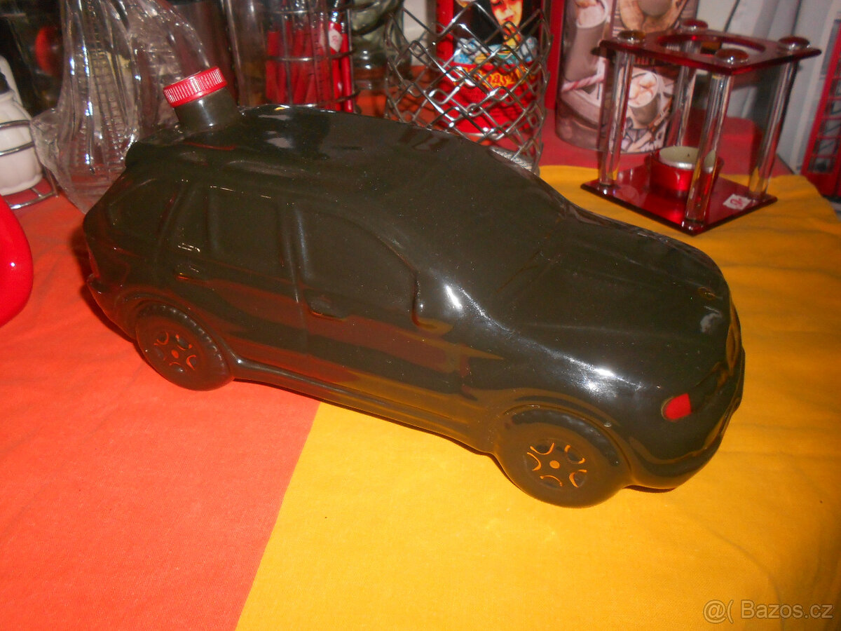 Karafa na alkohol ve tvaru auta BMW - 2