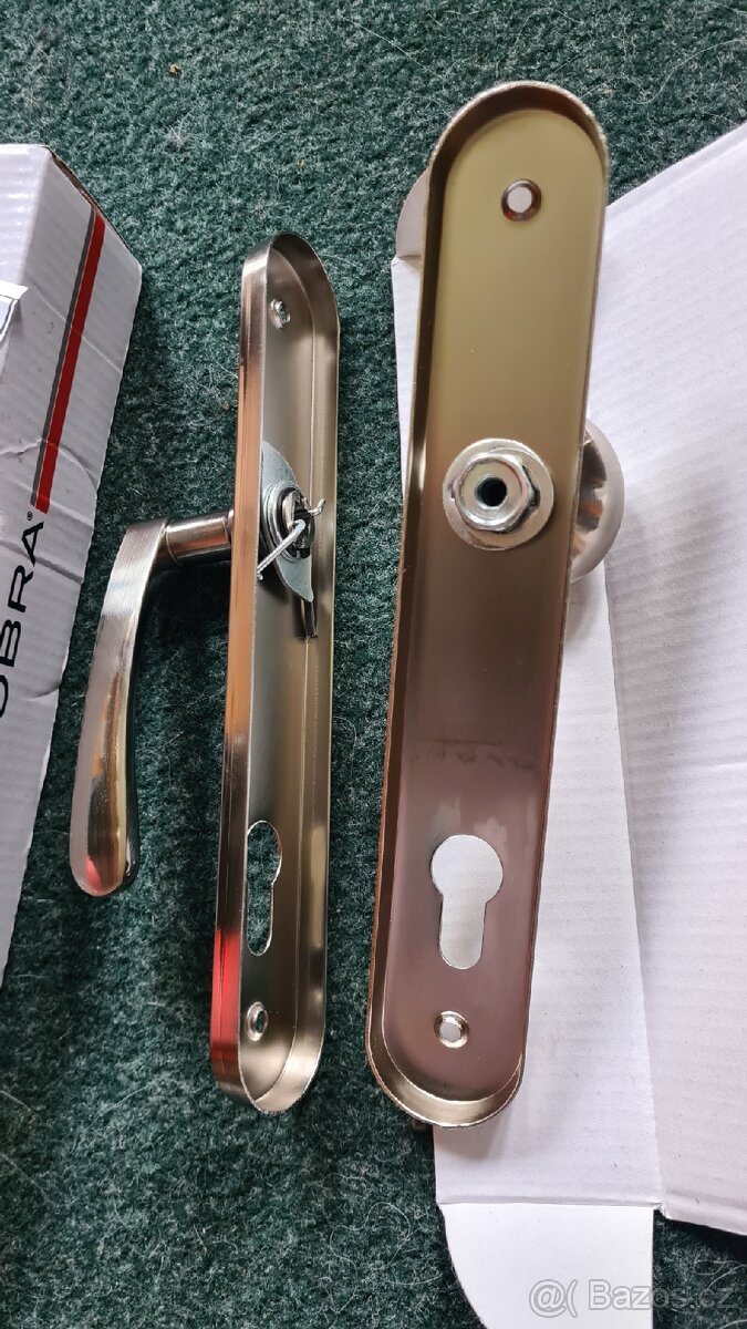 2x Kování klika - koule (cena za obě) Rozteč 90 - 2