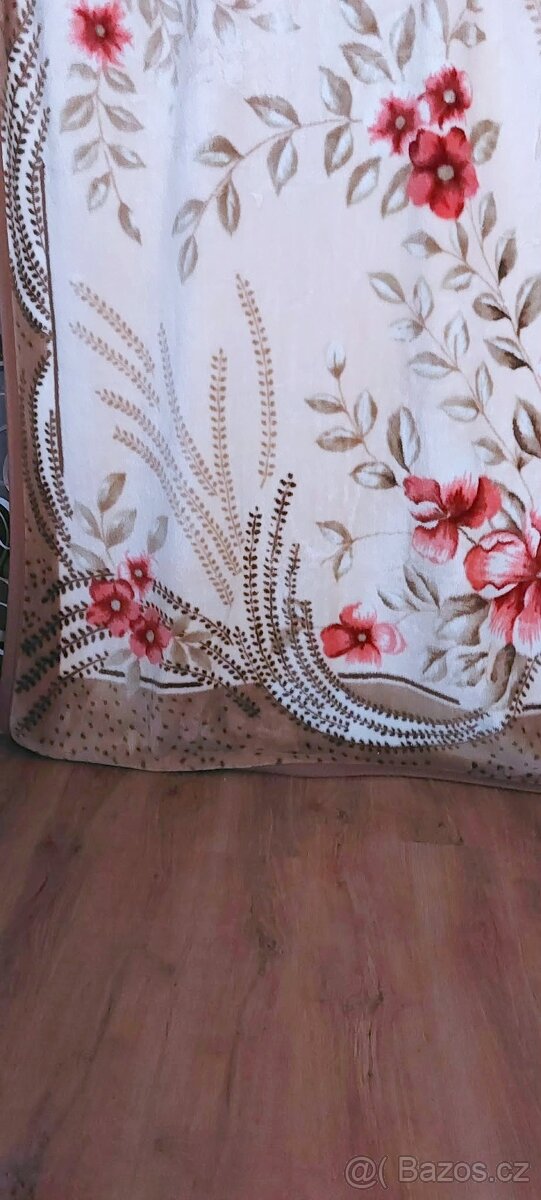 VELKÁ SILNĚJŠÍ TEPLÁ DEKA ČI PŘEHOZ - 2