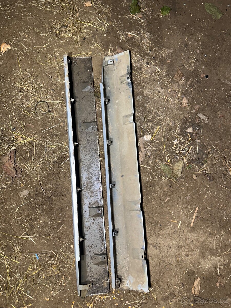 Bočí spodní lišty Suzuki Jimny - 2