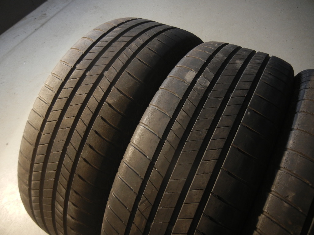 Letní pneu Bridgestone 235/55R18 - 2