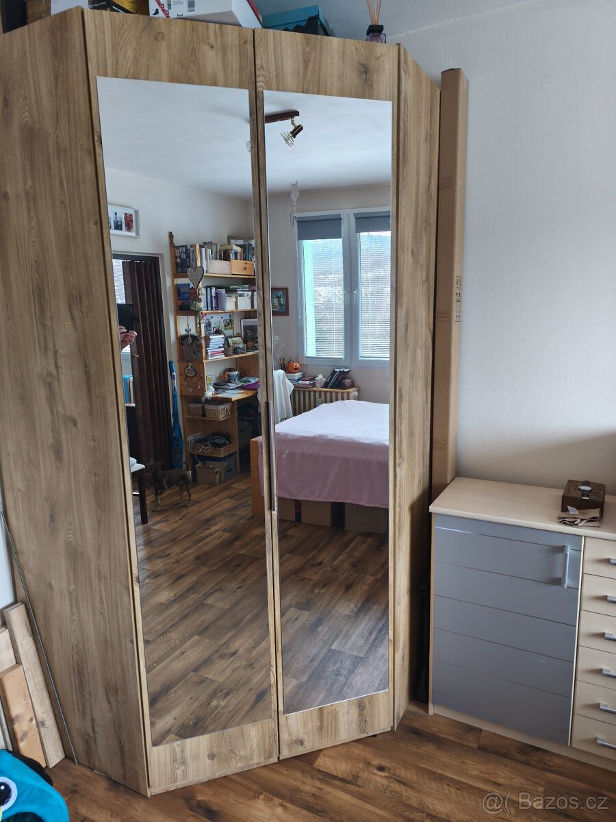 Rohová skříň - 2