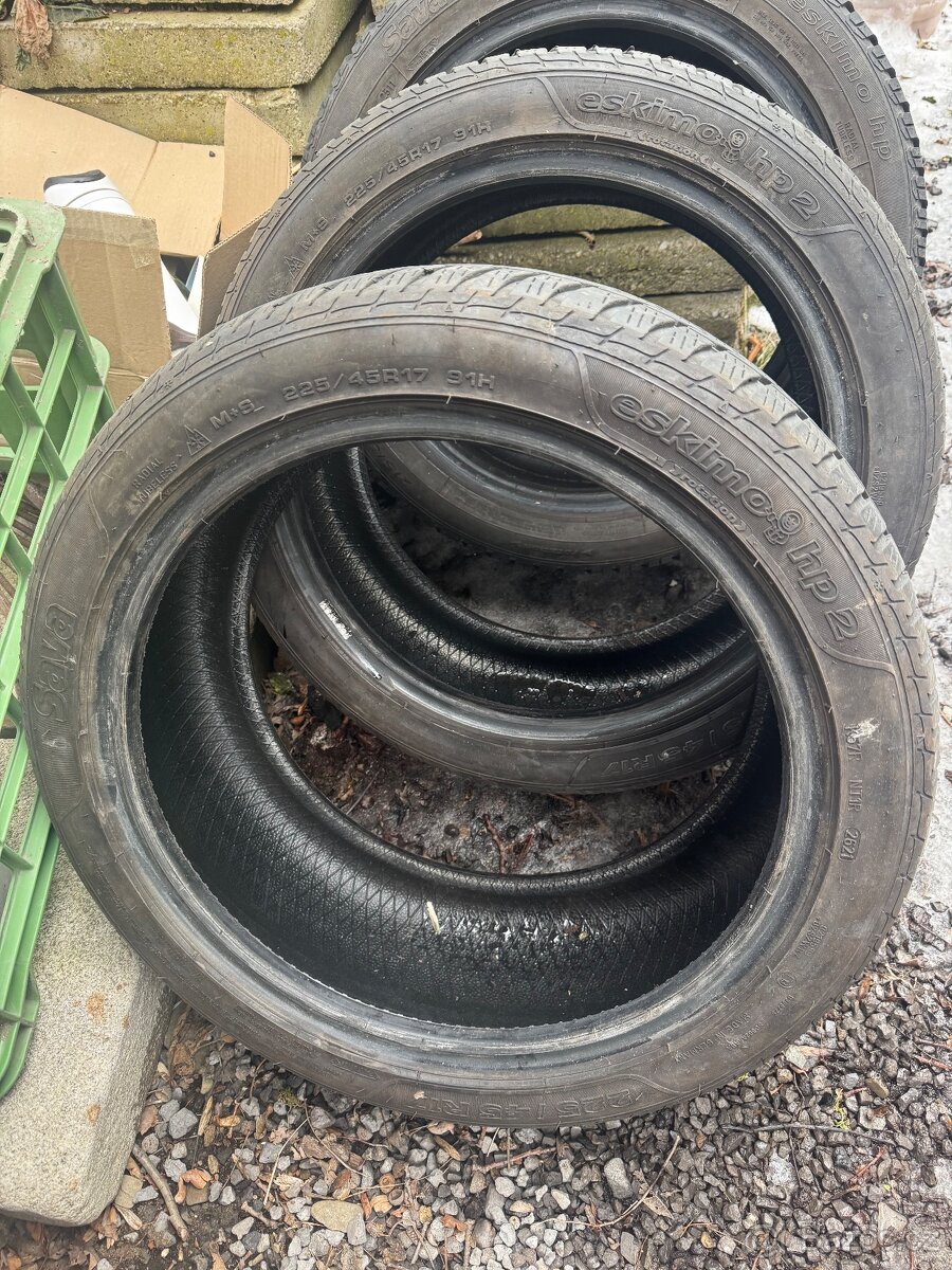 225/45 R17 zimní pneu - 2
