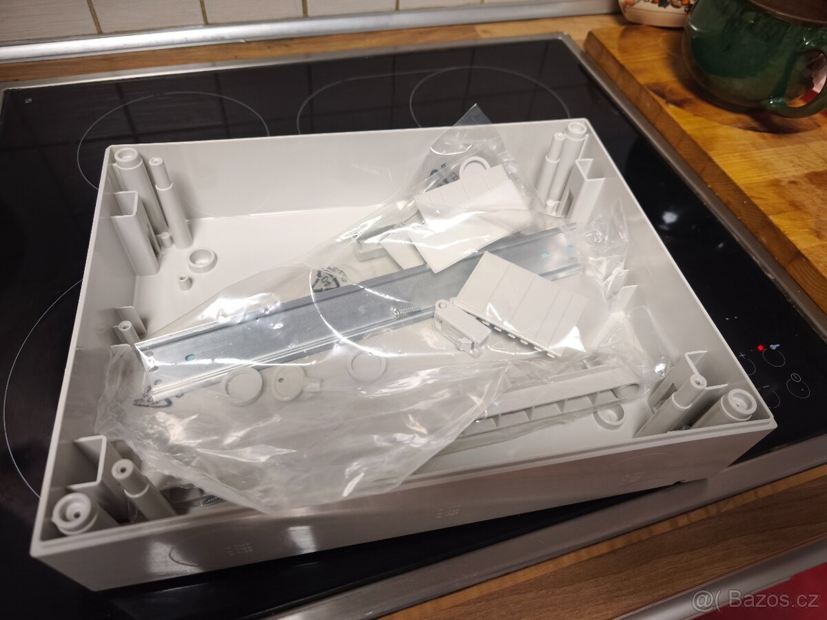 Elektro rozvodnice na zeď 16 modulu, nová - 2