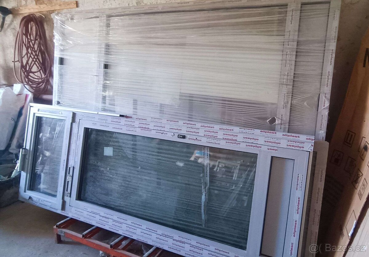 Balkonové dveře + - 2