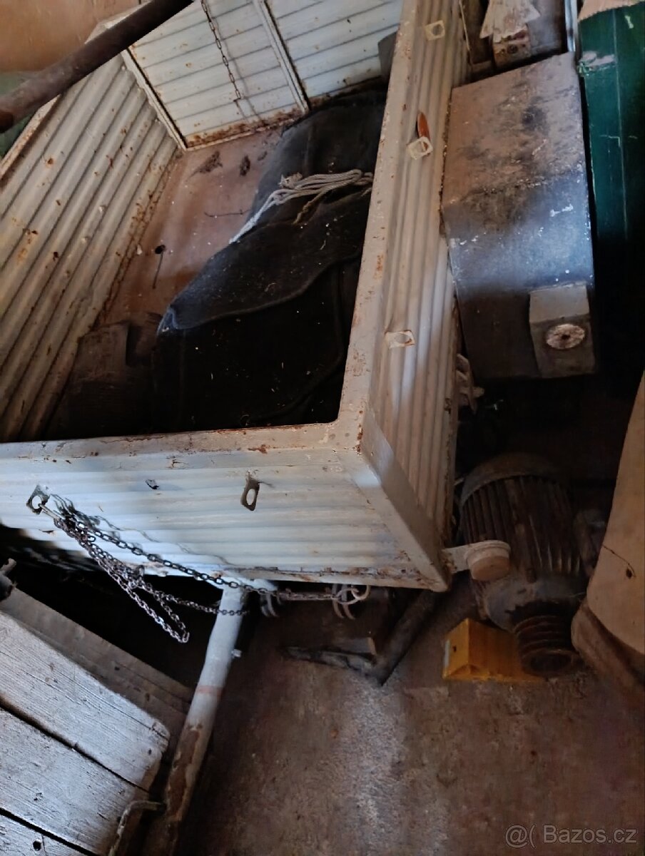 JP 450 přívěs ARO - 2