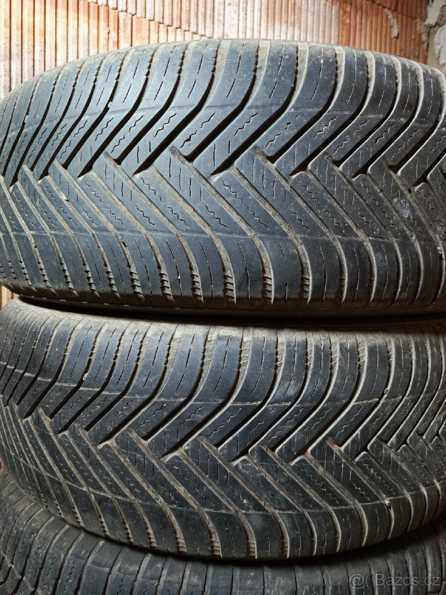 Sada pneu 215/60R16 - 2