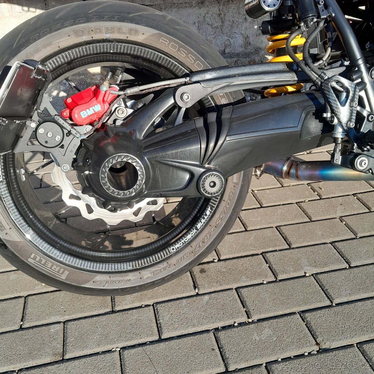 BMW R nineT Custom – Karbonová kola Romix & Kompletní Öhlins - 2