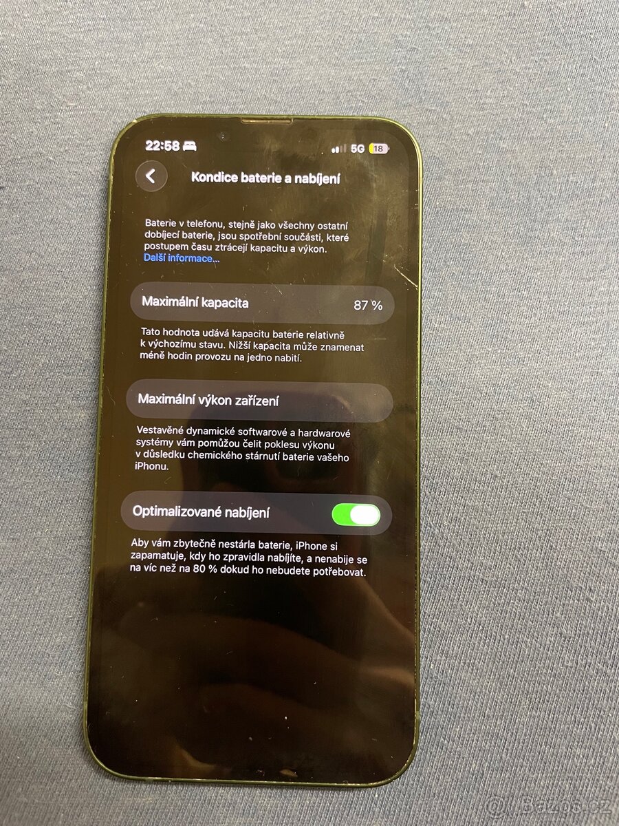 Apple iPhone 13 (256 GB) - 2