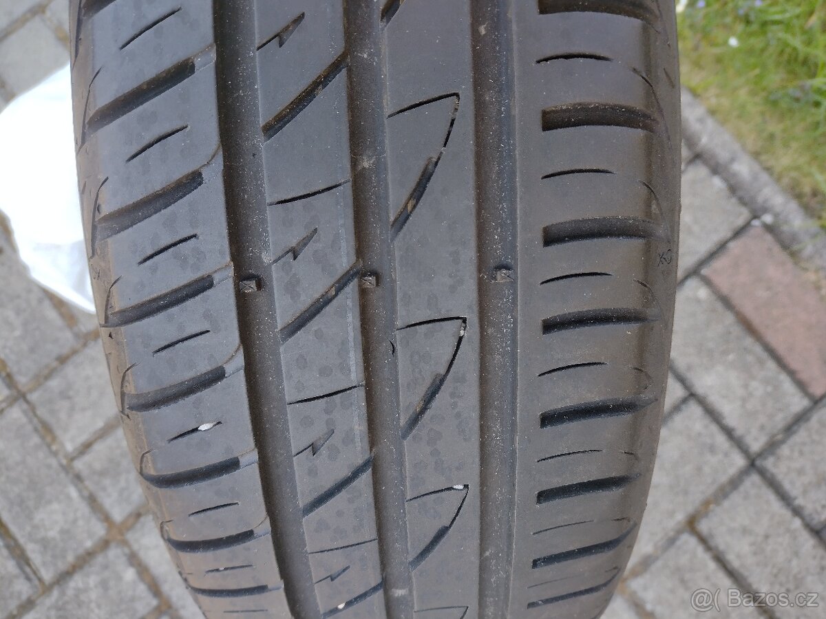 Pneu 185/60 r15 - 2