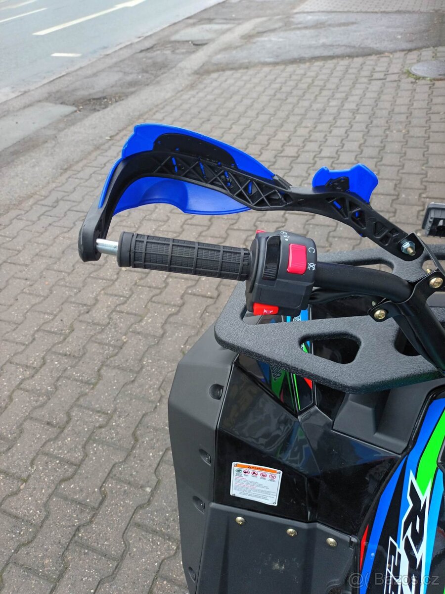 Čtyřkolka APOLLO RFZ 250 modrá - 2