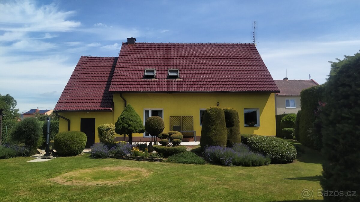 Rodinný dům 6+1+garáž v Litovli, pozemek 1012 m². - 2