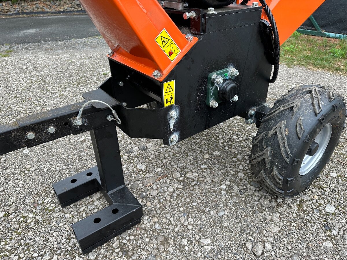 Štěpkovač benzínový 15 koní, štěpkovač za ATV na Iso kouli - 2