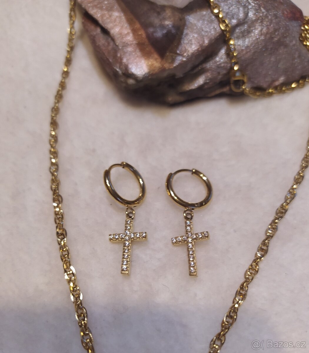 Nádherná souprava - křížek se zirkony z chirurgické ocel - 2