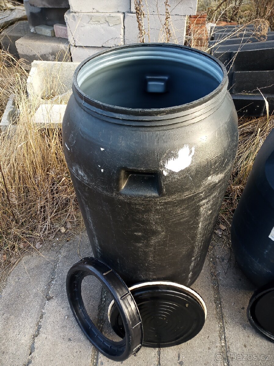 Prodám plastové sudy od potravin. - 2