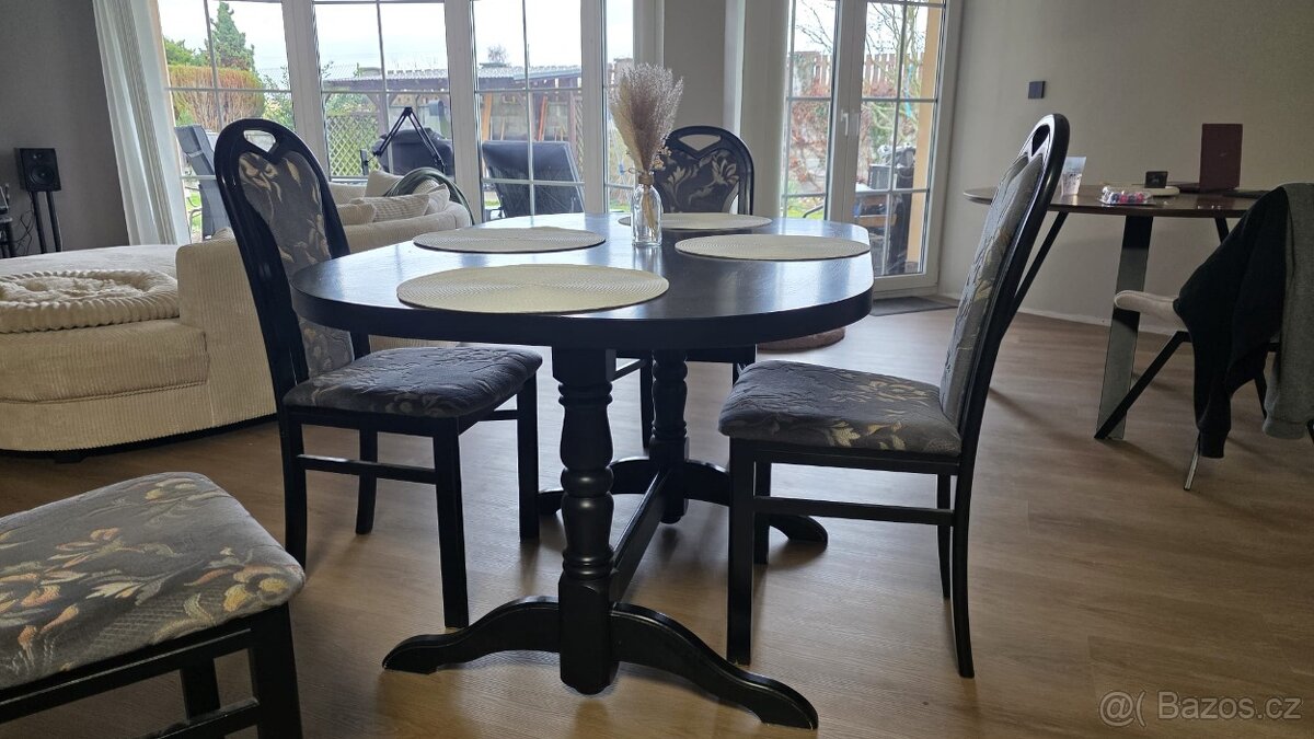 Set rustikálního dřevěného stolu se 6 čalouněnými židlemi - 2