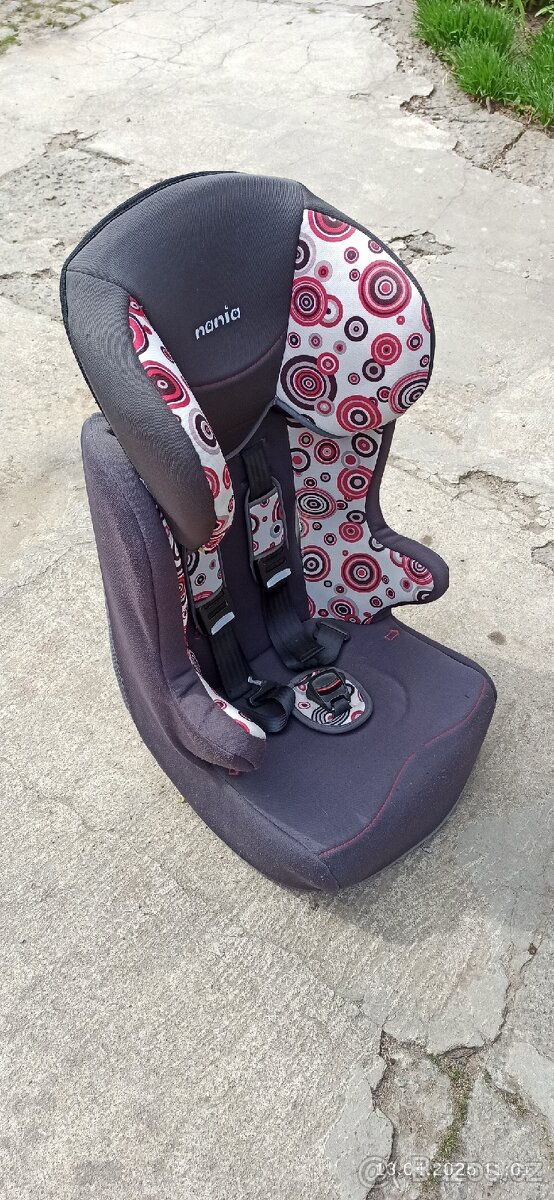 Autosedačka - podsedák. - 2