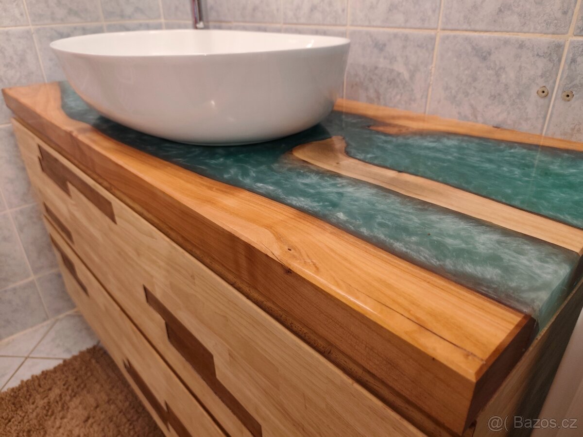 Skříňka z epoxidu - 2