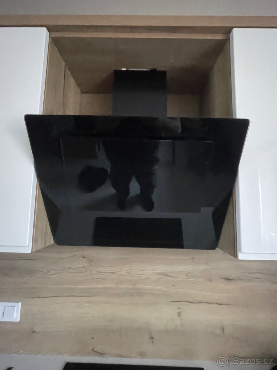 Prodam varnou desku a sklenenou digestor - 2