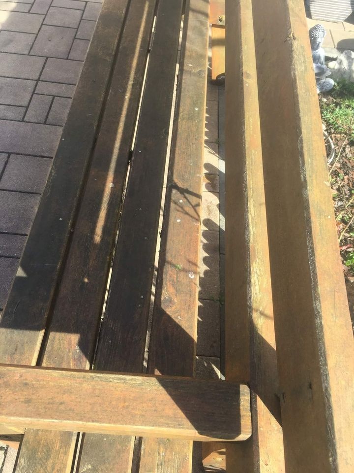 ZAHRADNI LAVICKA - 2