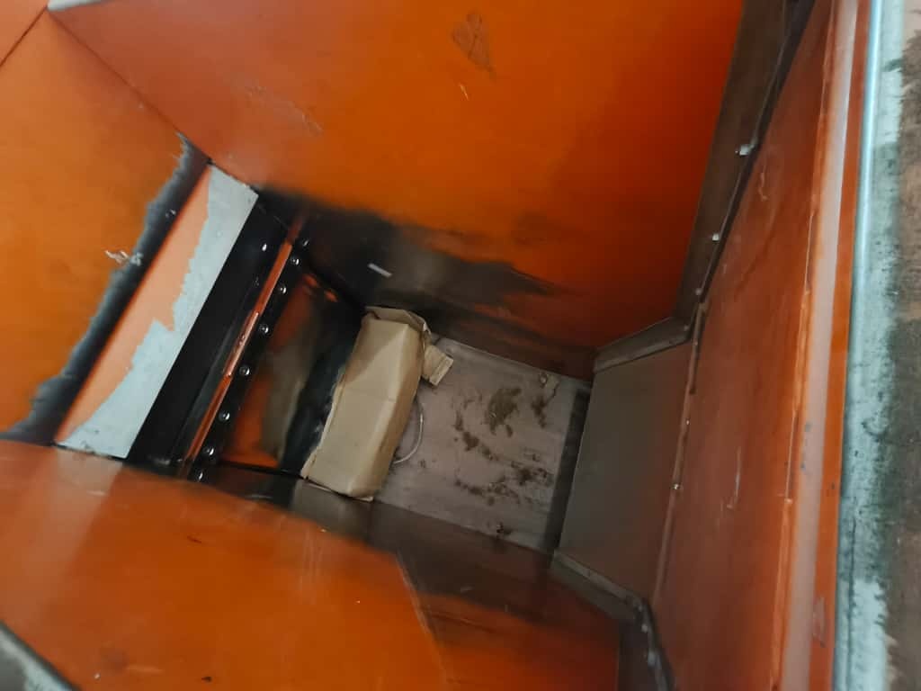 Automatický lis na kartónové brikety - 2