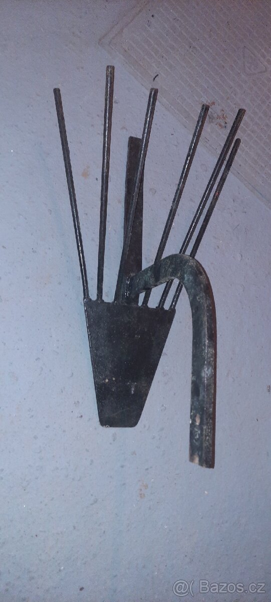 Vyorávač brambor, kola ,osy ,Motor Jikov, příslušenství. - 2