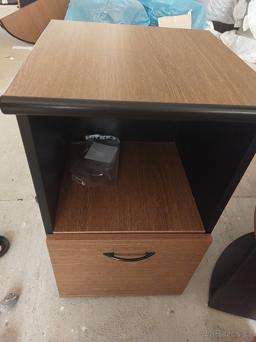 Skříňka se šuplíkem a pultem - 2