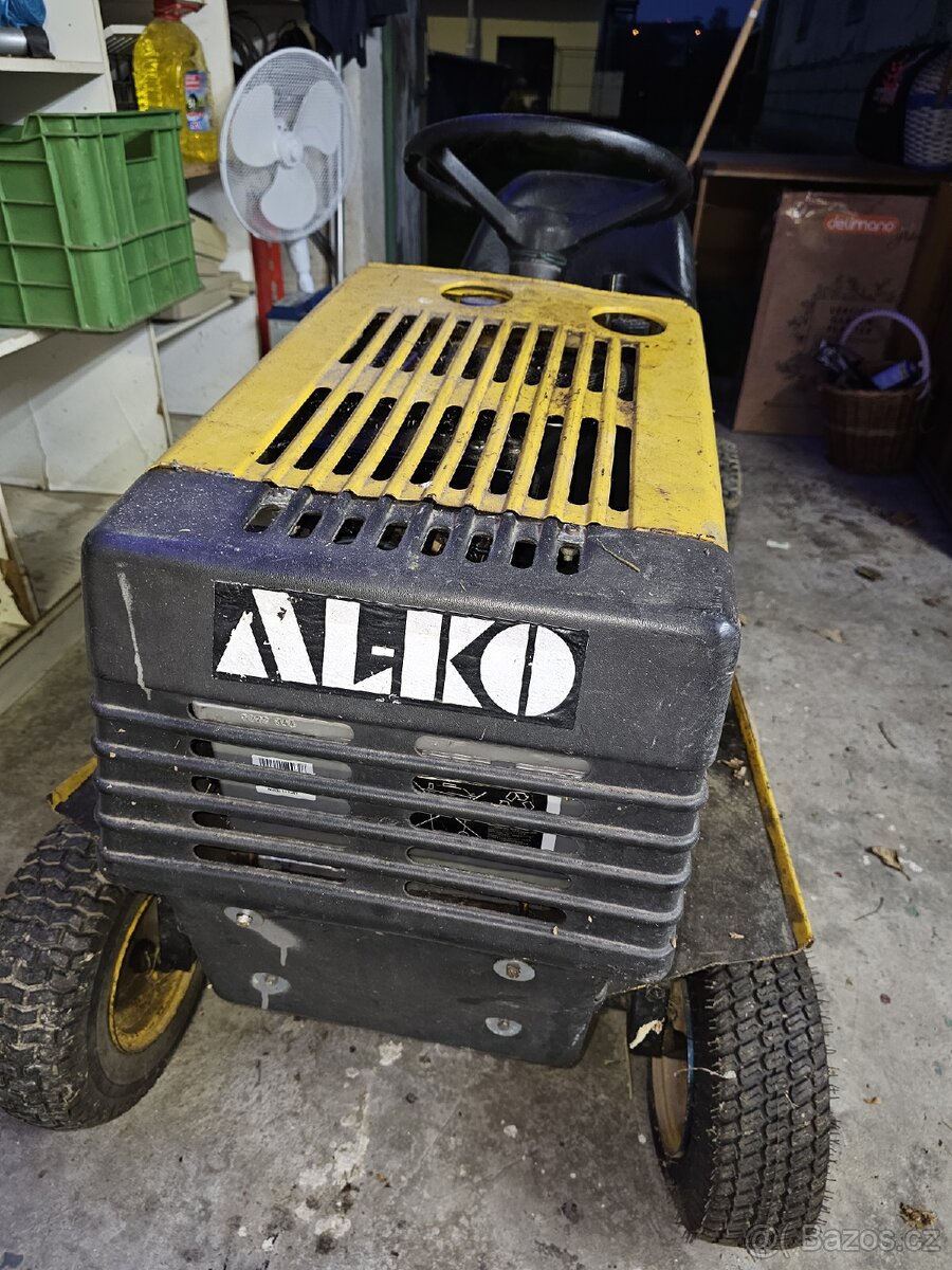 Zahradní traktorová sekačka ALKOTRAC 1082 s tažným zařízením - 2